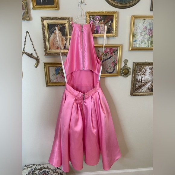 Sherri Hill Vibrant Pink Halter Open Back Cut Out Short Dress Size 2 NWOT - Picture 6 of 10
